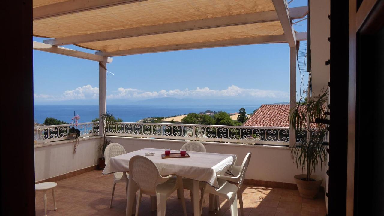 Appartamento Panoramico Santa Domenica 圣多米尼卡 外观 照片
