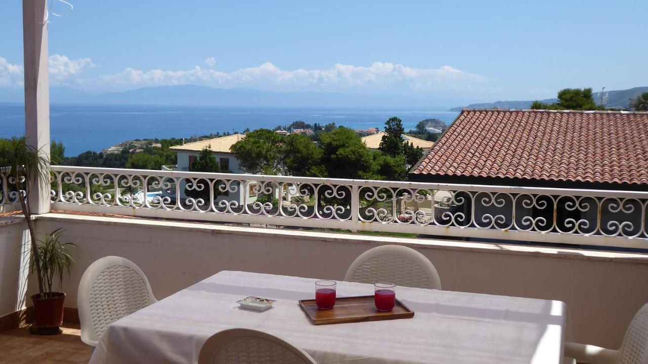 Appartamento Panoramico Santa Domenica 圣多米尼卡 外观 照片